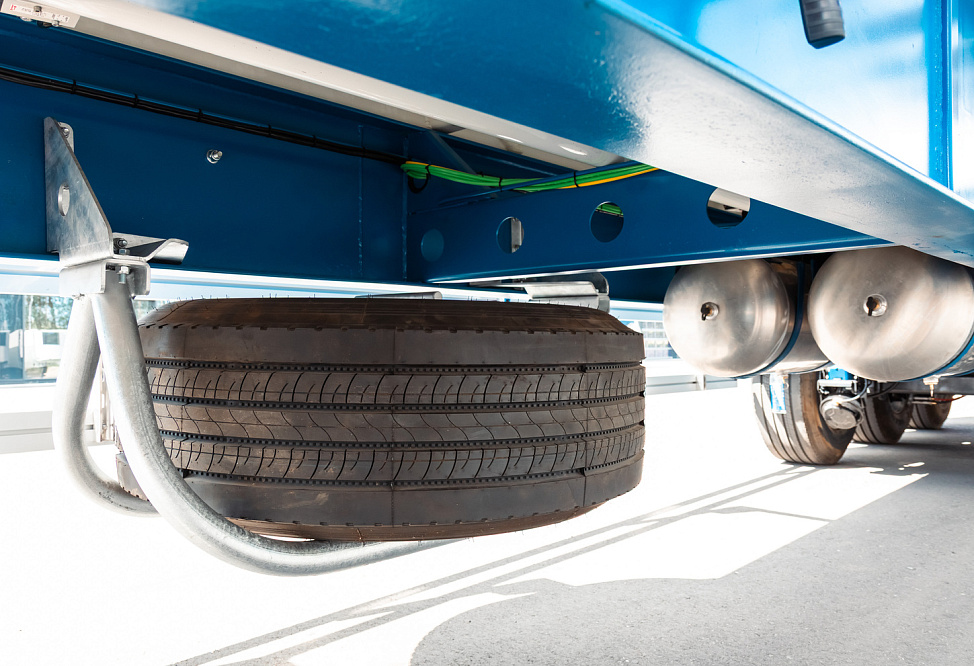 Кормовоз Berdex SVM с пневмовыгрузкой