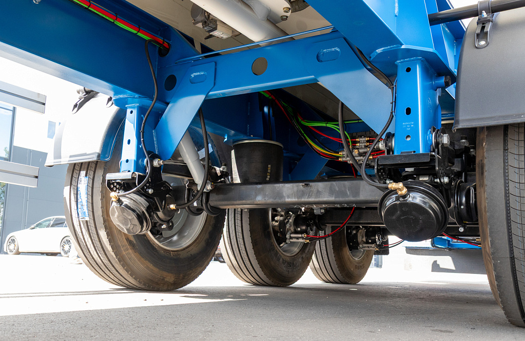 Кормовоз Berdex SVM с пневмовыгрузкой