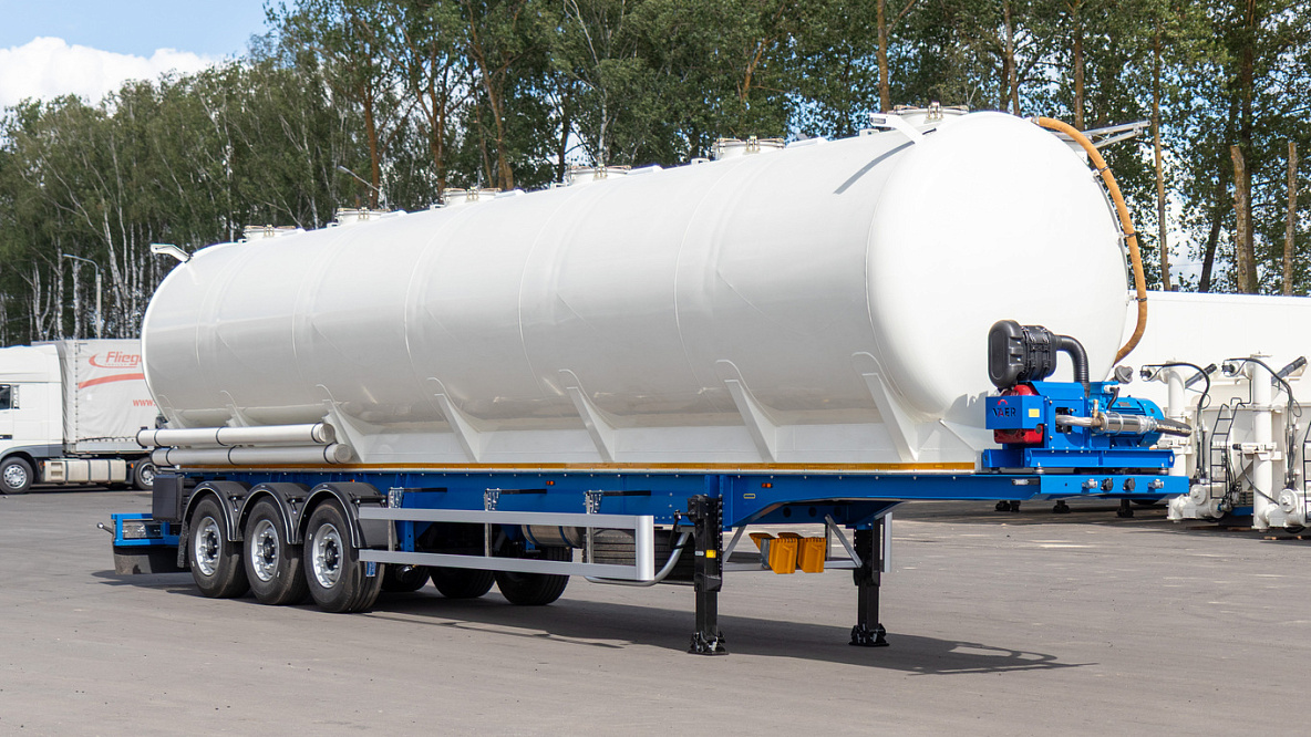 Кормовоз Berdex SVM с пневмовыгрузкой